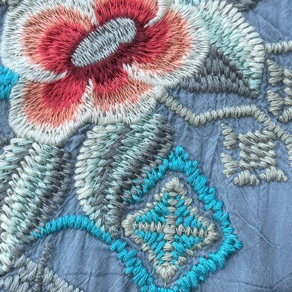 JOHNNY WAS Slate Blue FREYJA INTRICATELY EMBROIDERED FLORAL 3/4 SLEEVE BLOUSE - Picture 12 of 15